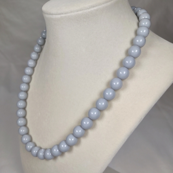 Vintage Gray Oops A Daisy Plastic Beaded 18" Necklace - Picture 3 of 5